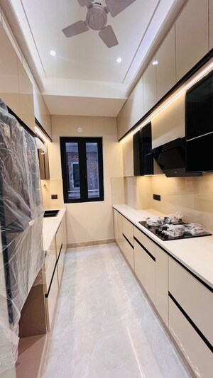 Staircase in 3 BHK Builder Floor at BPTP Green Oaks, Sector 70a – for Sale