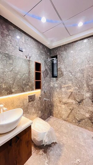 Furnished Amenities in 3 BHK Builder Floor at BPTP Green Oaks, Sector 70a – for Sale