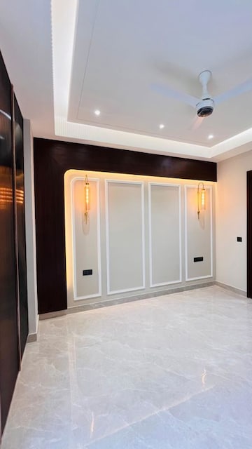 Building Lobby in 3 BHK Builder Floor at BPTP Green Oaks, Sector 70a – for Sale