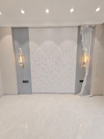 3 BHK + Servant Room 180 Sq.Yd. Builder Floor in BPTP Green Oaks