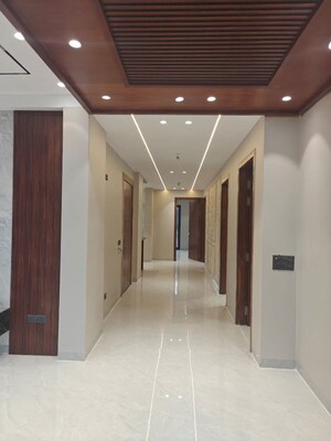 Building Lobby in 3 BHK Builder Floor at BPTP Green Oaks, Sector 70a – for Sale