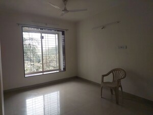 Room in 3.5 BHK Apartment at Venkatesh Flora Phase II, Mundhwa – for Rent