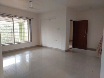 Room in 3.5 BHK Apartment at Venkatesh Flora Phase II, Mundhwa – for Rent