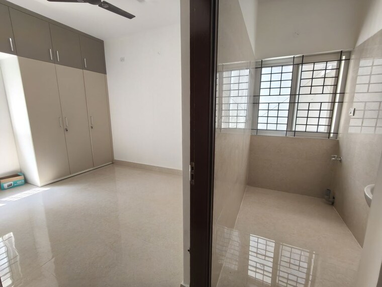 Room, indiranagar 1 Bedroom 600 Sq.Ft. Builder Floor In Indiranagar Bangalore 9870952