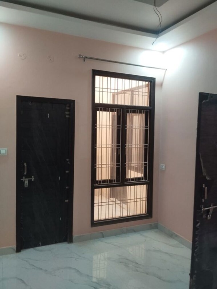 Room, gomti nagar 2.5 Bedroom 1250 Sq.Ft. Apartment In Gomti Nagar Lucknow 9870953