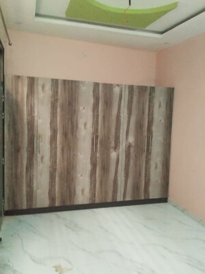 Bedroom in 2.5 BHK Apartment at Gomti Nagar – for Rent