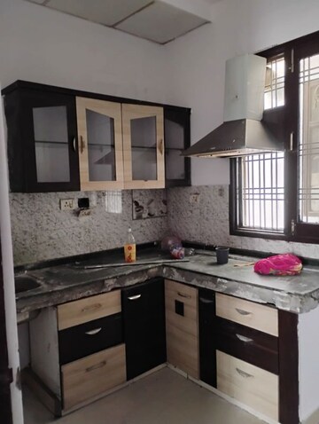 Kitchen in 2.5 BHK Apartment at Gomti Nagar – for Rent