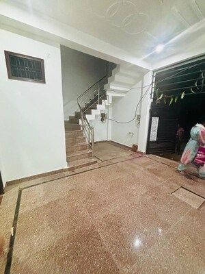 Parking in 2 BHK Independent House at Arjunganj – for Rent