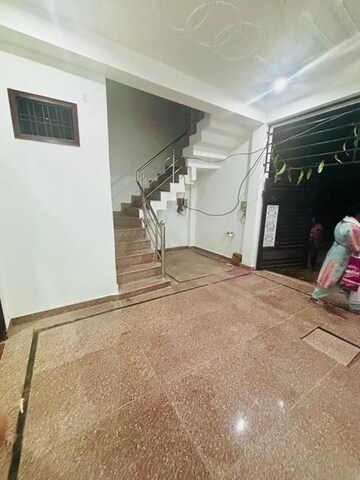 Parking in 2 BHK Independent House at Arjunganj – for Rent