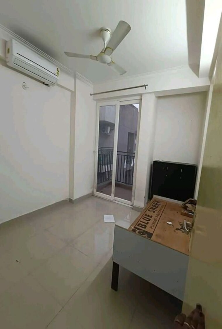 Room, gaur-city-2-14th-avenue 3 Bedroom 1300 Sq.Ft. Apartment In Sector 16c Greater Noida Greater Noida 9870999