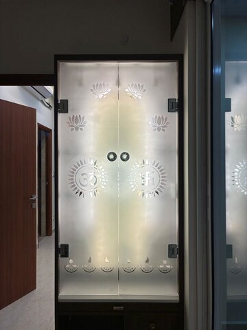 Room in 3 BHK Builder Floor at Kondapur – for Rent