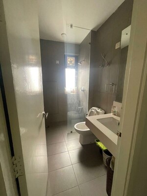 Bathroom in 3.5 BHK Apartment at Ireo Skyon, Sector 60 – for Sale