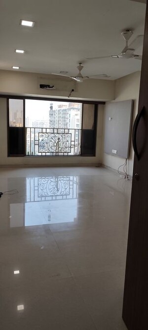 Room in 2 BHK Apartment at Cosmos Jewels Solitaire, Ghodbunder Road – for Rent