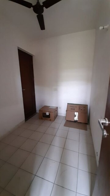 Bathroom in 4 BHK Apartment at Jaypee Greens The Castille, Jaypee Greens – for Sale