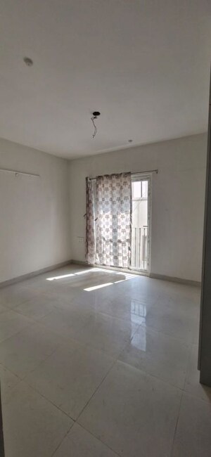 Room in 3 BHK Builder Floor at Kondapur – for Rent