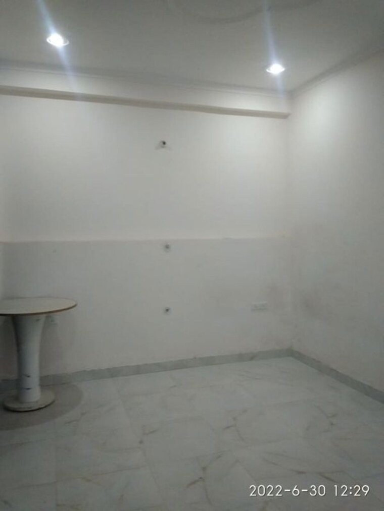 Room, sushant golf city 2 Bedroom 900 Sq.Ft. Independent House In Sushant Golf City Lucknow 9871037