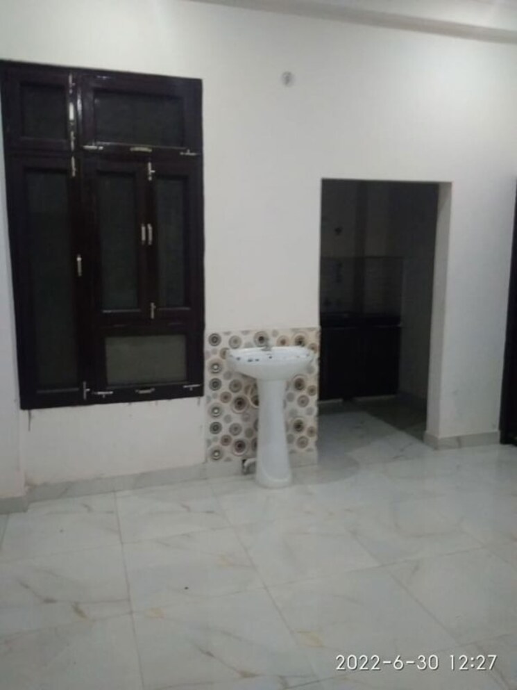 Room, sushant golf city 2 Bedroom 900 Sq.Ft. Independent House In Sushant Golf City Lucknow 9871037