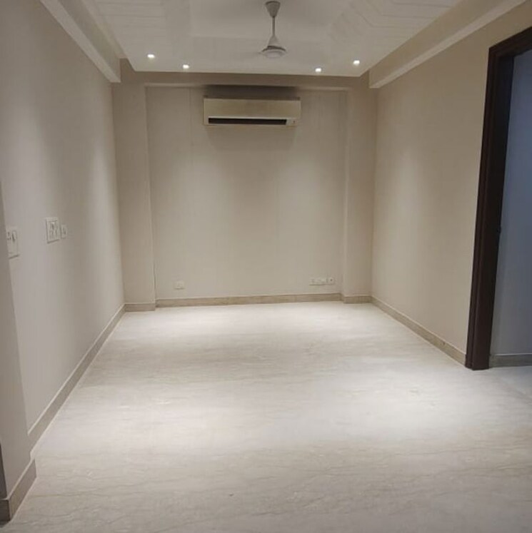 Room, shivalik colony 3 Bedroom 1800 Sq.Ft. Builder Floor In Shivalik Colony Delhi 9871060