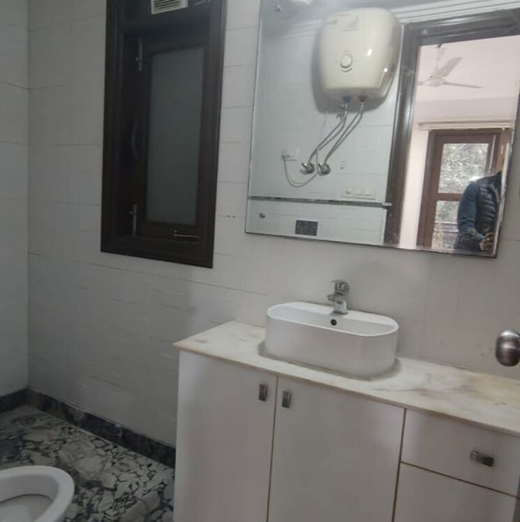 Attached Bathroom, shivalik colony 3 Bedroom 1800 Sq.Ft. Builder Floor In Shivalik Colony Delhi 9871060