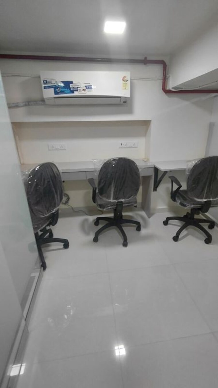 Team Area, crystal-plaza-andheri-west Commercial Office Space 380 Sq.Ft. In Andheri West Mumbai 9871063