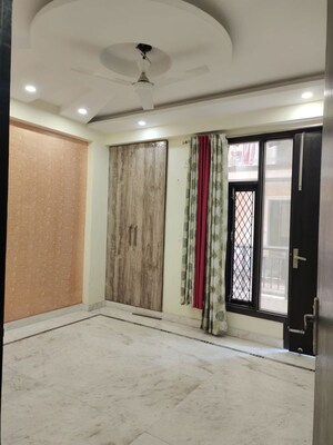 Room in 1 BHK Apartment at Chattarpur – for Rent