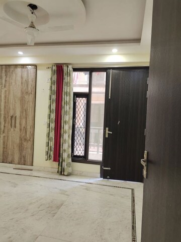 Room in 1 BHK Apartment at Chattarpur – for Rent