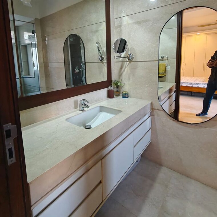 Kitchen, east of kailash 4 Bedroom 300 Sq.Yd. Builder Floor In East Of Kailash Delhi 9871091