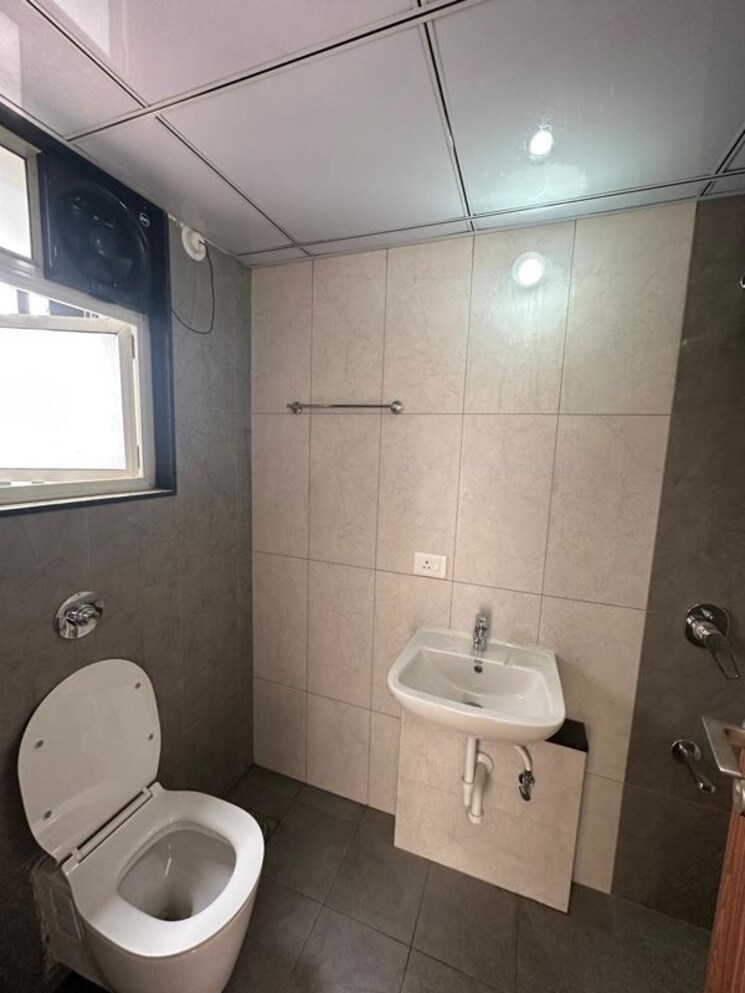 Bathroom, vilas-javdekar-yashone-eternitee 1 Bedroom 780 Sq.Ft. Apartment In Hinjewadi Pune 9871131