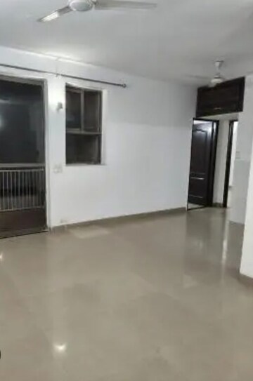 Room in 2 BHK Apartment at Yamuna Expressway – for Sale