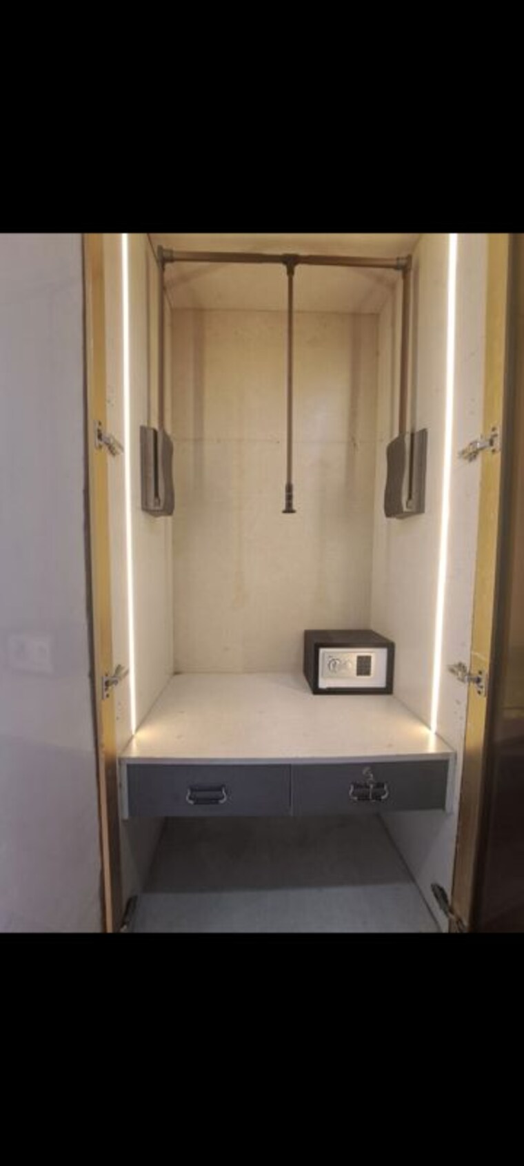 Bathroom, chittaranjan park 4 Bedroom 1440 Sq.Ft. Builder Floor In Chittaranjan Park Delhi 9871199