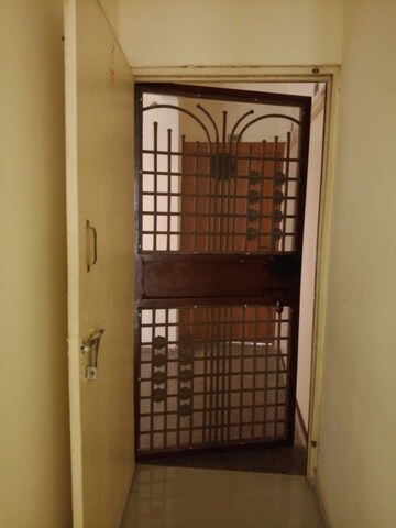 Room in 2 BHK Apartment at Pyramid Heights, Sector 85 – for Rent