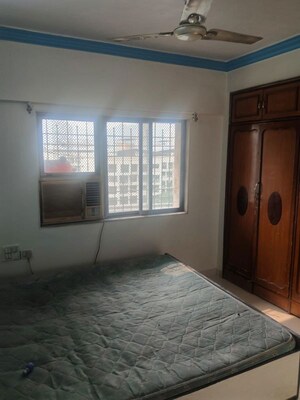 Room in 2 BHK Apartment at Vihang Garden, Pokhran Road No One – for Rent