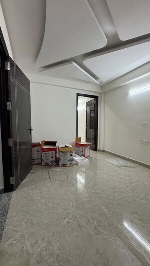 Room in 1 BHK Builder Floor at Chattarpur – for Rent