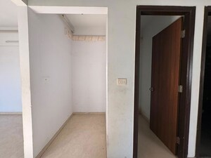 Room in 2 BHK Apartment at Lodha Lakeshore Greens, Dombivli East – for Rent