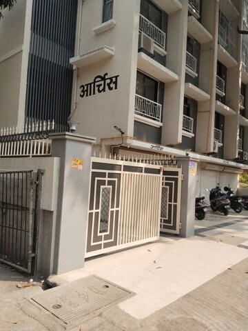  Showroom – Exterior View View at Vile Parle East - for Rent