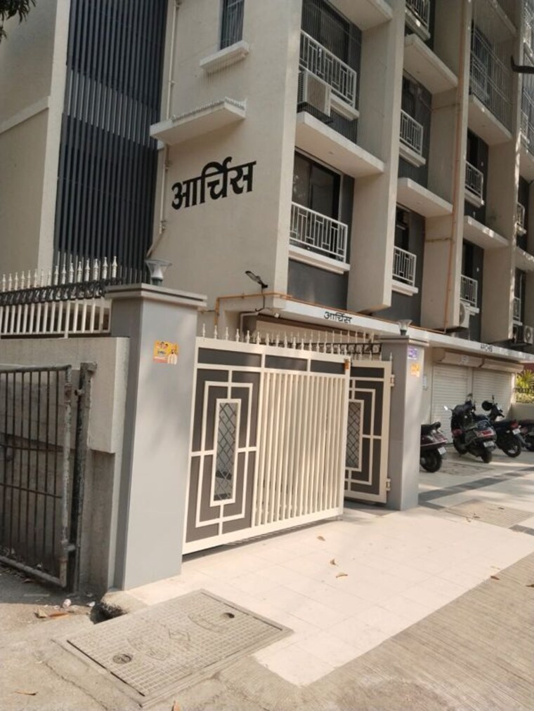 Exterior View, vile parle east Commercial Showroom 1500 Sq.Ft. In Vile Parle East Mumbai 9871288