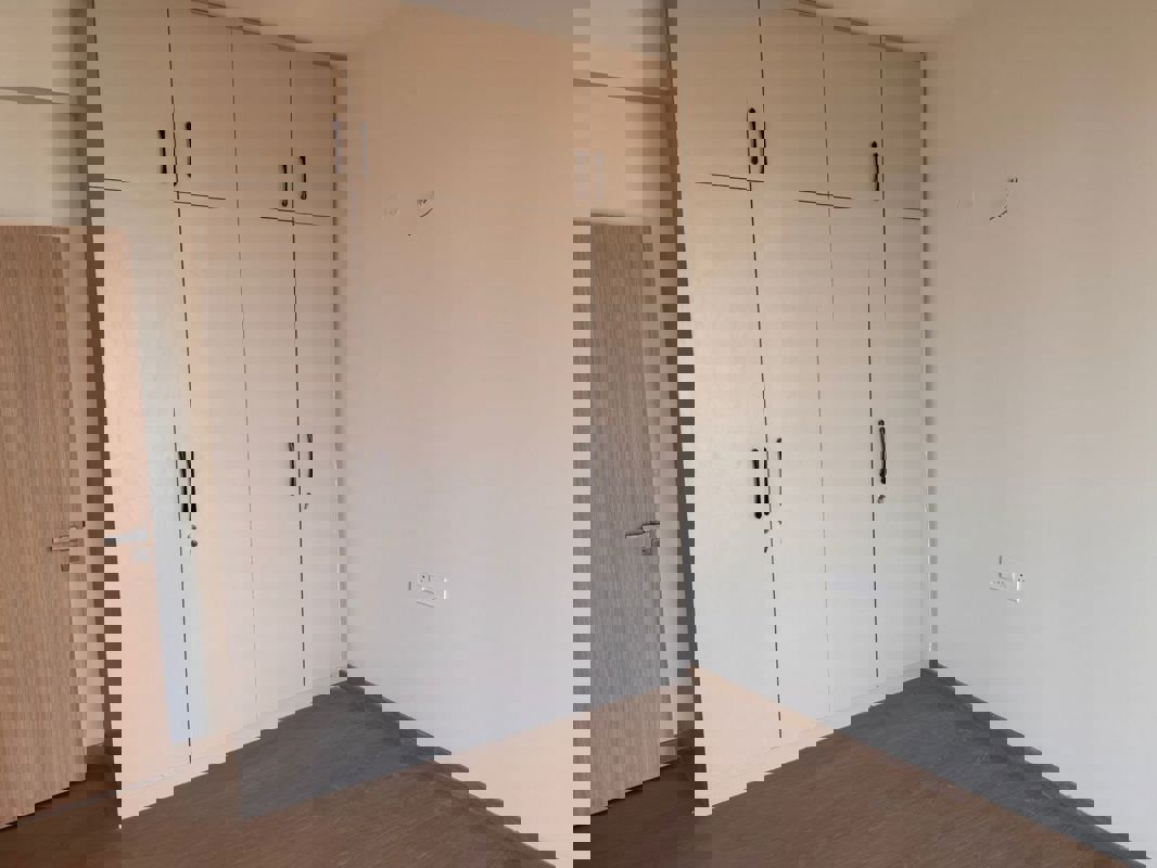 3.5 BHK + Servant Room Apartment For Sale in Emaar Palm Gardens