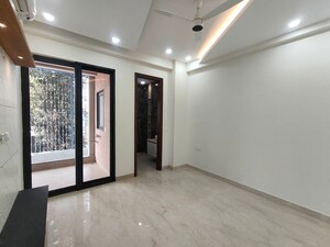 Room in 4 BHK Apartment at Aradhya Homes, Sector 67a – for Rent