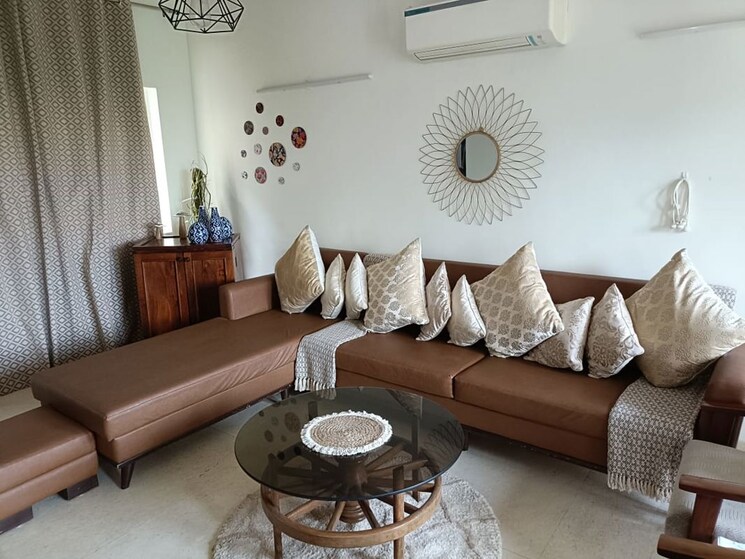 Living Room, emaar-mgf-emerald-hills 4 Bedroom 400 Sq.Yd. Apartment In Sector 65 Gurgaon 9871320