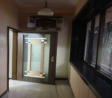 Room in 2 BHK Apartment at Hindu Colony – for Rent