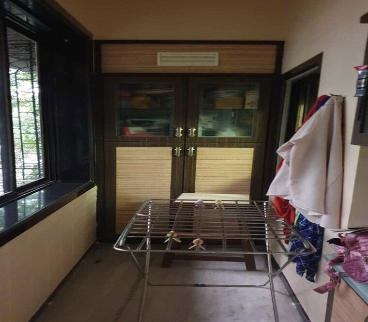 Room, hindu colony 2 Bedroom 850 Sq.Ft. Apartment In Hindu Colony Mumbai 9871317