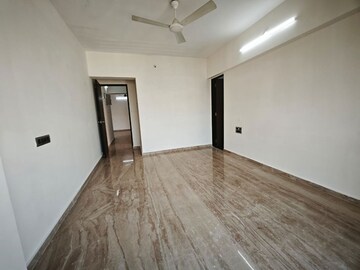 Room in 4 BHK Apartment at Shankar Vilas CHS, Chembur – for Rent