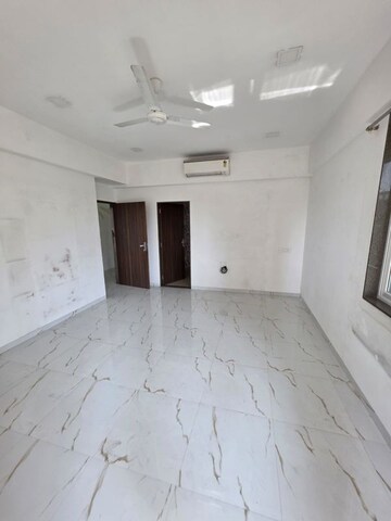 Bedroom in 3.5 BHK Apartment at Diamond Garden, Chembur – for Rent