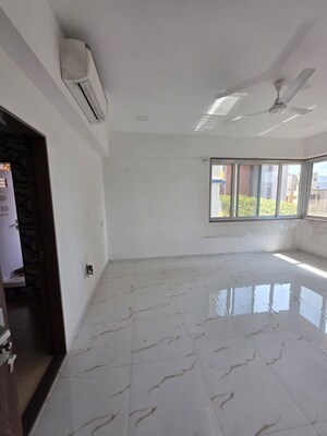 Bedroom in 3.5 BHK Apartment at Diamond Garden, Chembur – for Rent