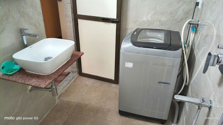 Bathroom, golden-square 2 Bedroom 700 Sq.Ft. Apartment In Santacruz East Mumbai 9871362