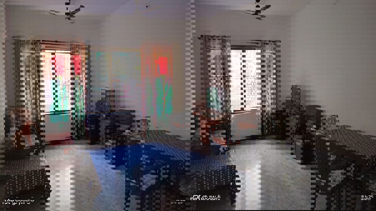 2 BHK Apartment For Rent in Golden Square