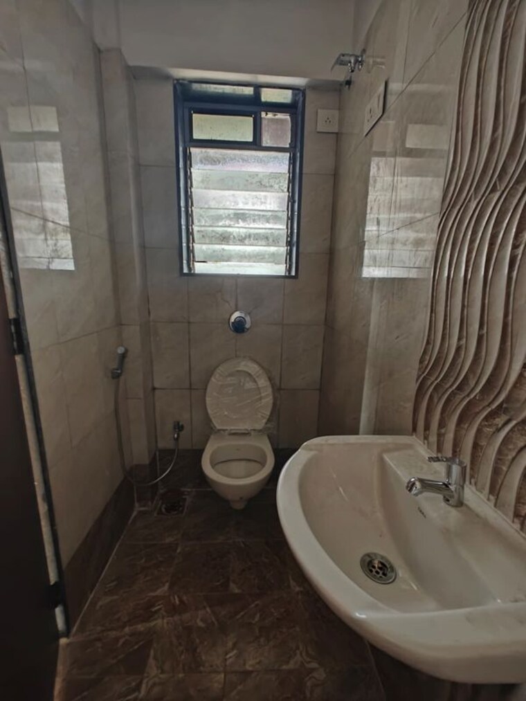 Bathroom, the-central 3 Bedroom 1355 Sq.Ft. Apartment In Chembur Mumbai 9871364