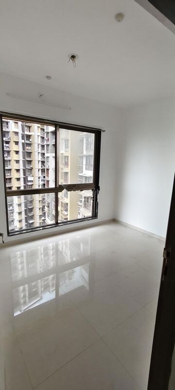 Room in 1 BHK Apartment at Chandak Nishchay, Borivali East – for Rent