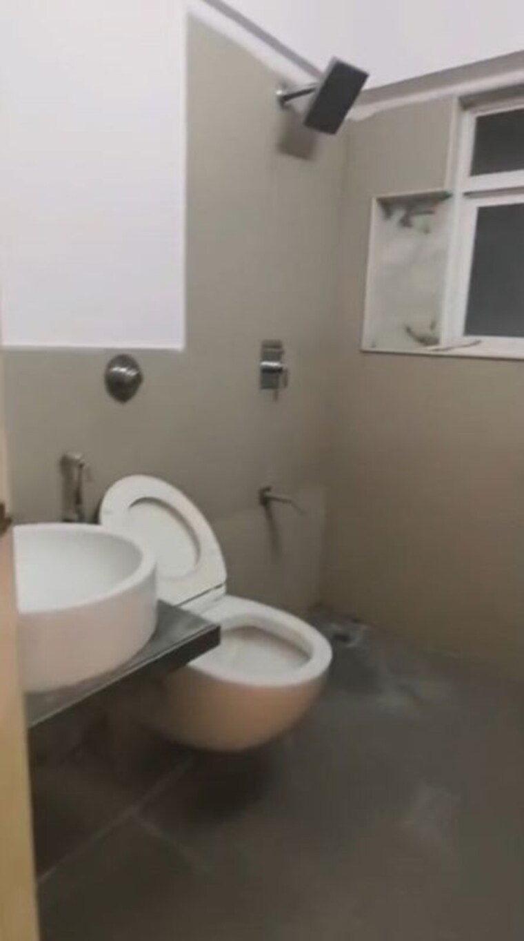 Bathroom, chembur 2 Bedroom 975 Sq.Ft. Apartment In Chembur Mumbai 9871430