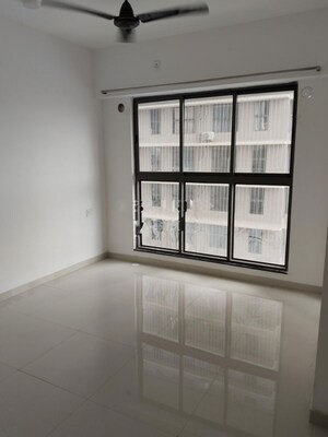 1 BHK Apartment For Rent in UK Iridium, Kandivali East